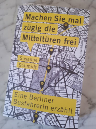 cover: eine Berliner Busfahrerin