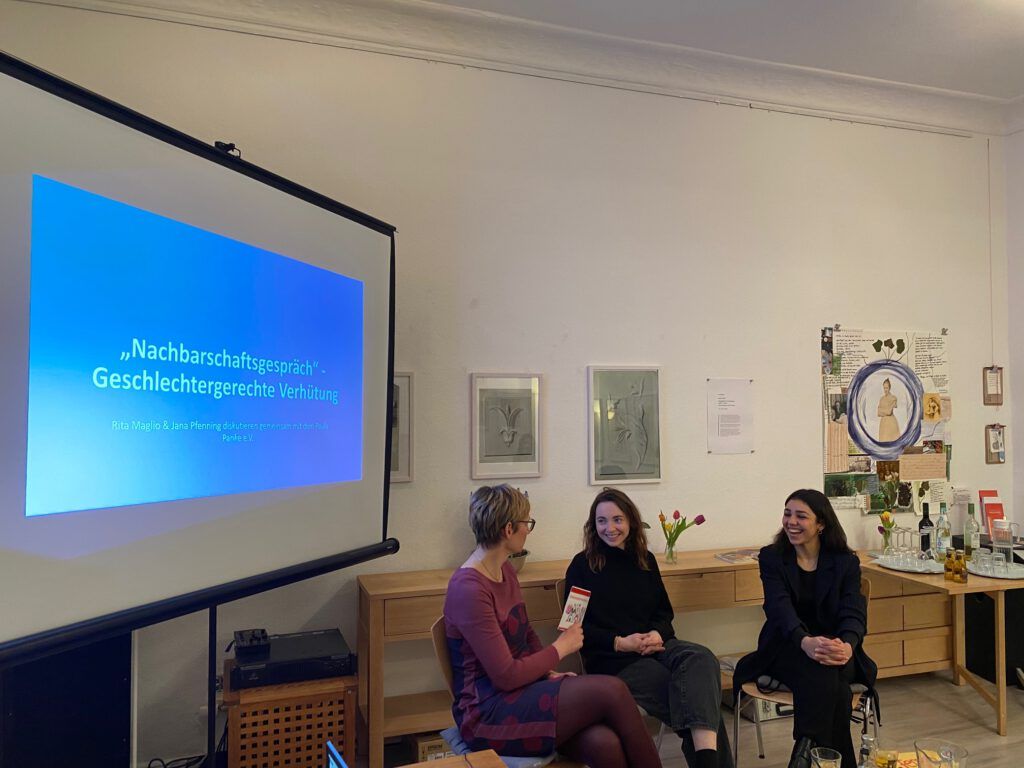 Rita Maglio und Jana Pfenning sprechen bei Paula Panke über Geschlechtergerechte Verhütung, Foto: Paula Panke