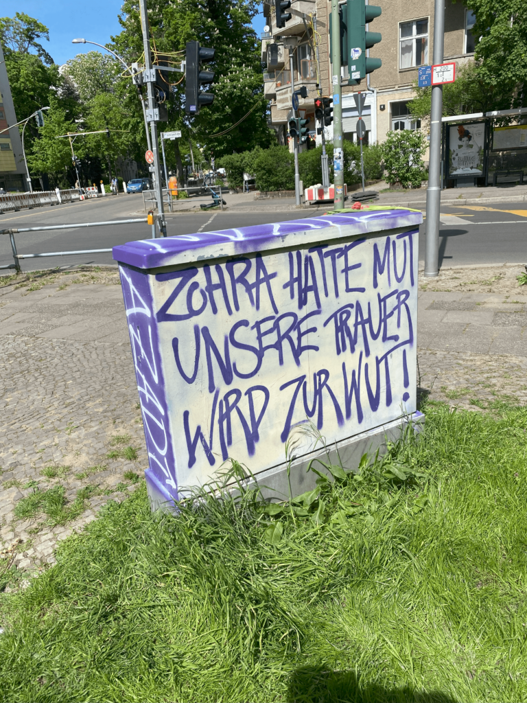 besprühter Stromkasten Rückseite